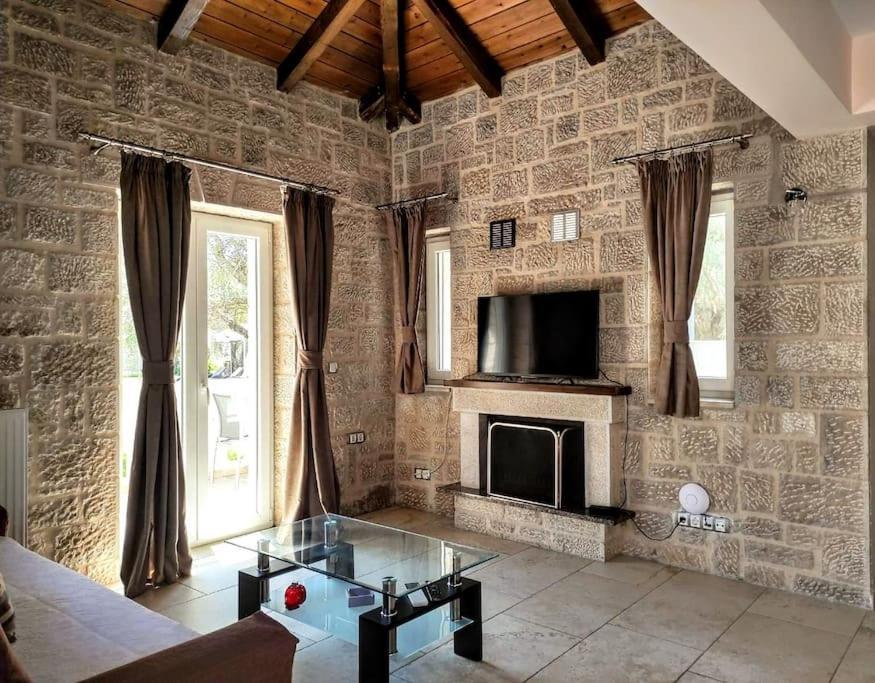 Villa *Drosia*/5' From Town & Sea/Mountain View Frinion Экстерьер фото
